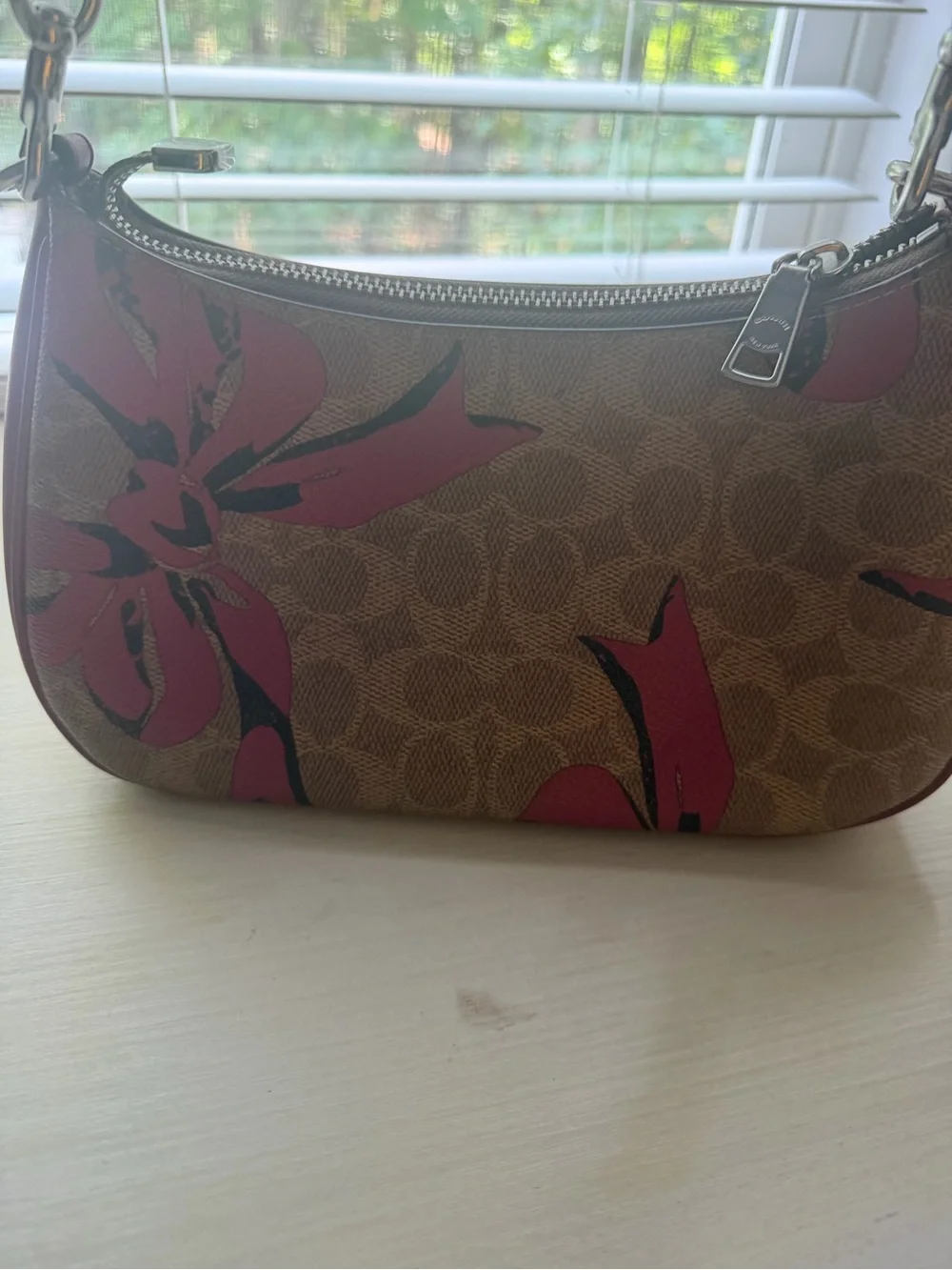 Coach bow Signature Small Shoulder Bag in Brown and Red